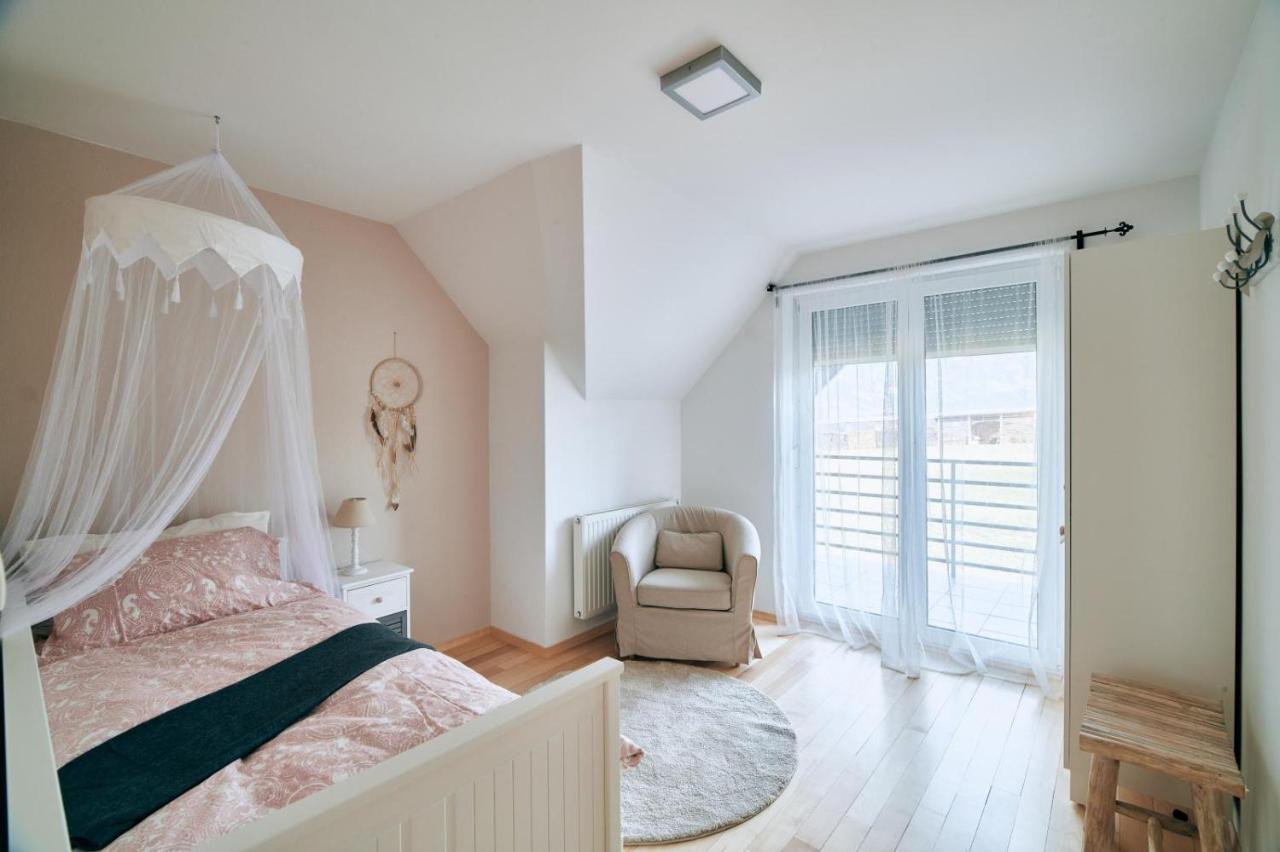 House Eden With Mountain Views Apartment Bled Bagian luar foto