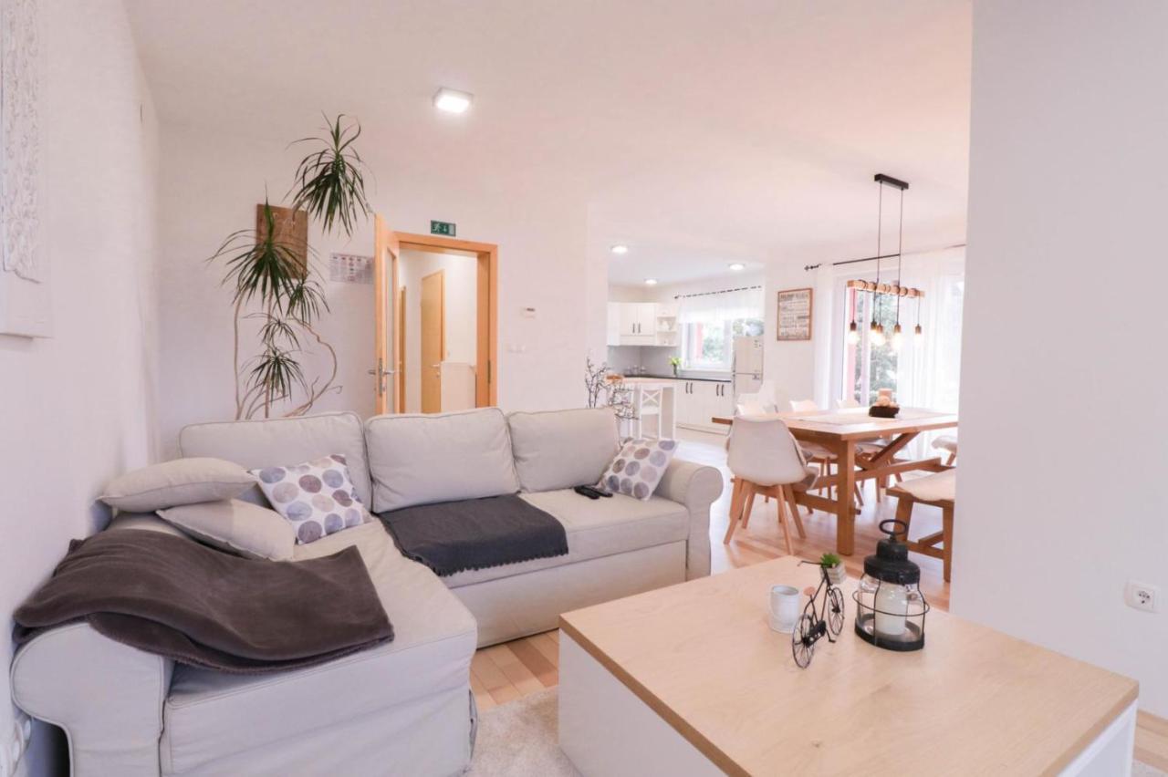House Eden With Mountain Views Apartment Bled Bagian luar foto